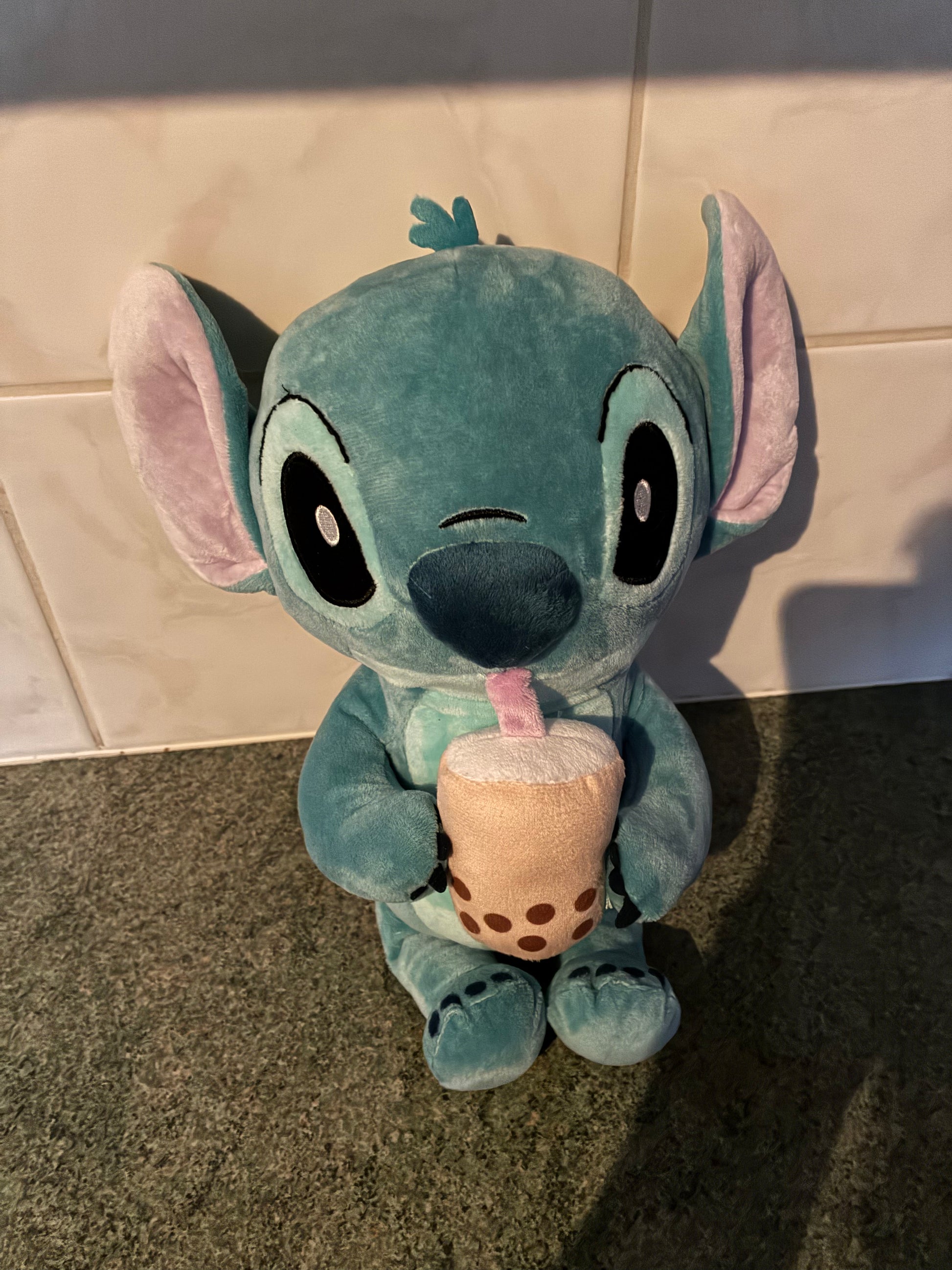 Disney Stitch Knuffel, Met Koffiefles, 25cm, Foto: 1