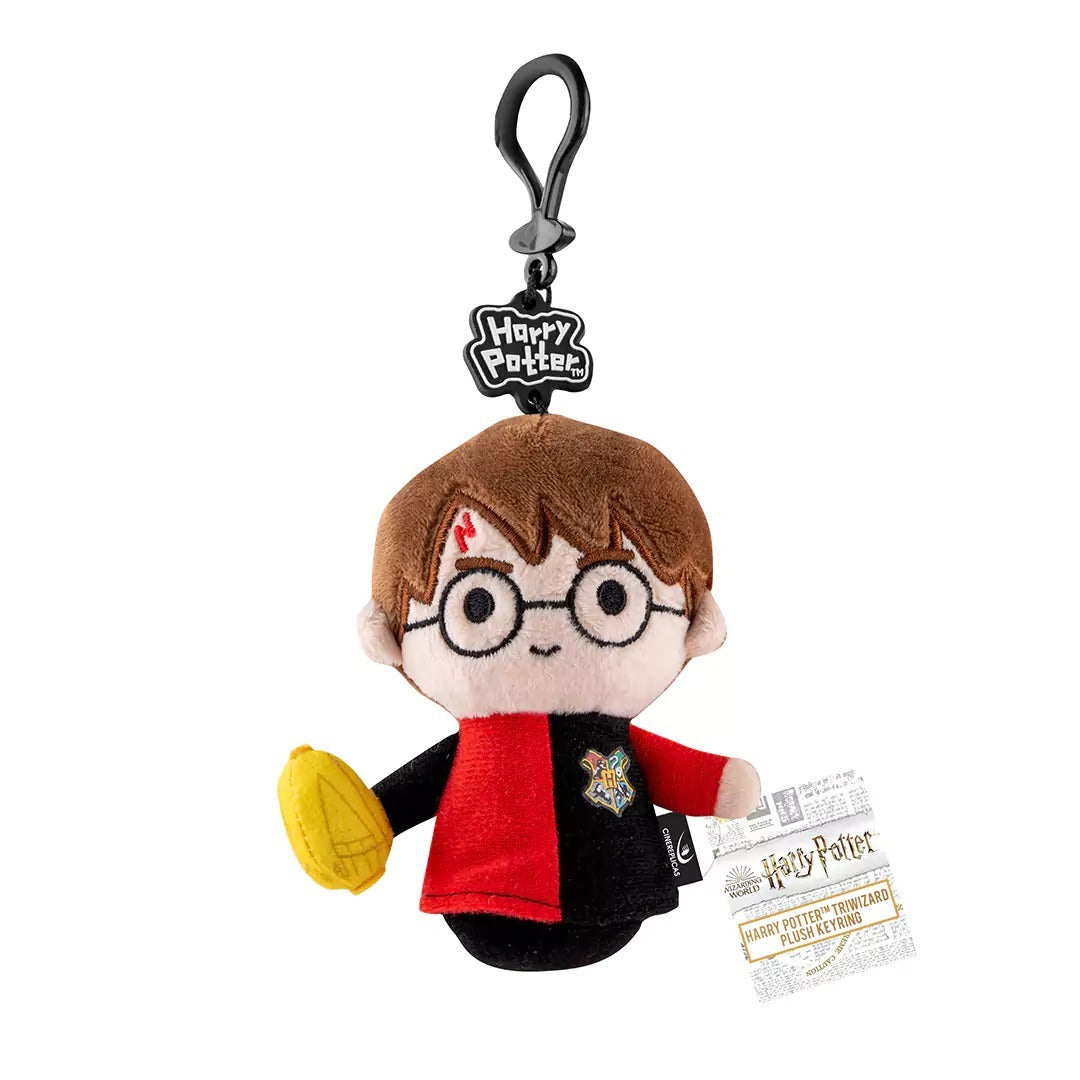 Harry Potter-knuffelsleutelhanger in Triwizard-outfit met gouden ei en het officiële Harry Potter-label.