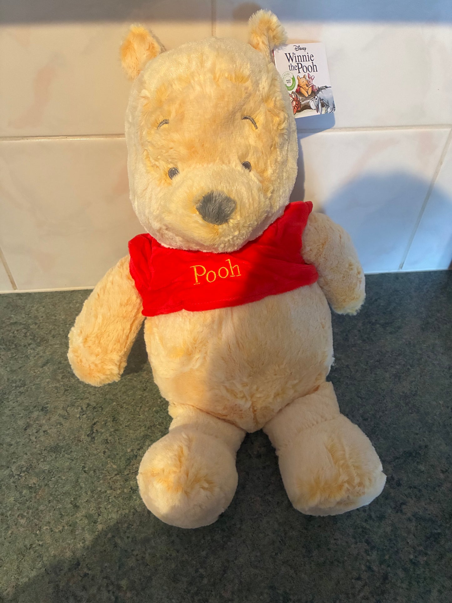 Winnie the Pooh Snuggle Time Winnie 32cm Disney